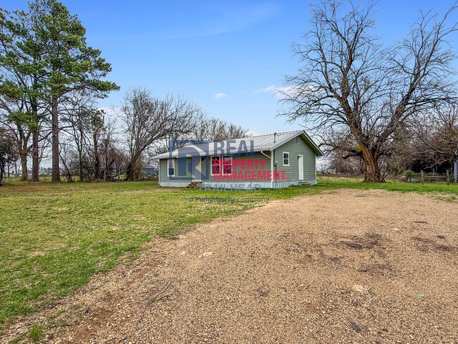 Building Photo - Charming 2-Bed, 2-Bath Home – Newly Renova...