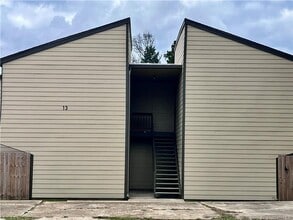 Building Photo - Townhome Close to MCNEESE!