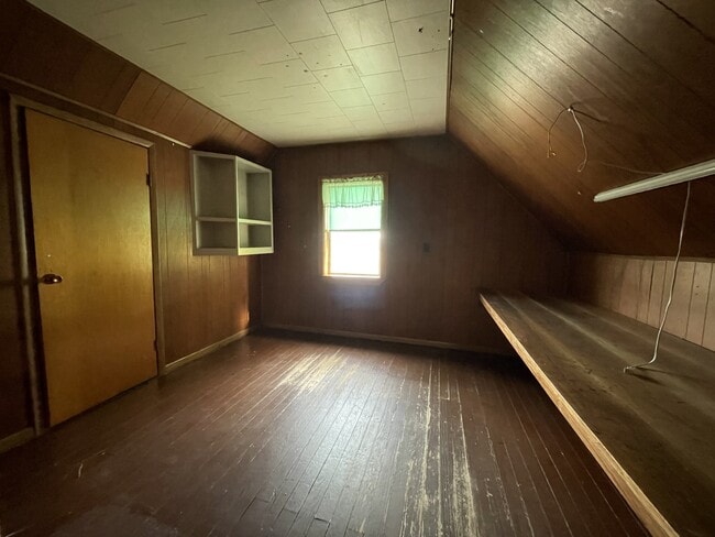 Building Photo - 7094 N 550 E