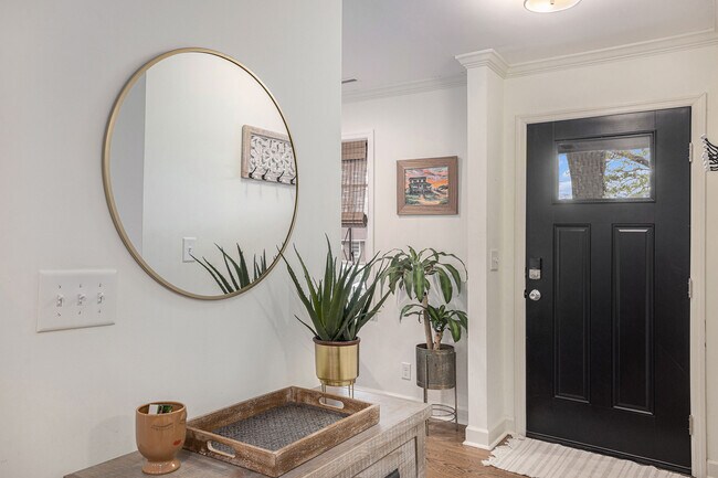 Building Photo - 826 Symmes Dr