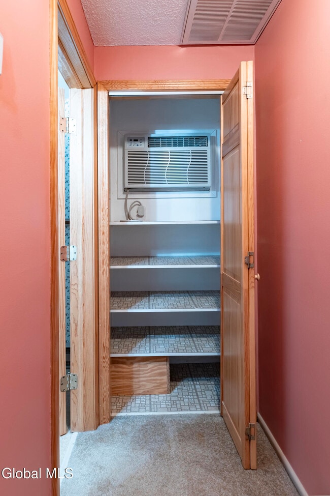 Building Photo - 43 Commons Dr