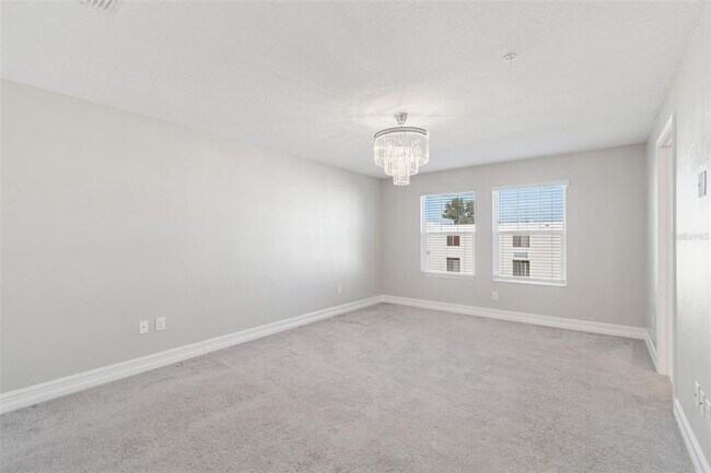 Building Photo - 4921 W Paul Ave