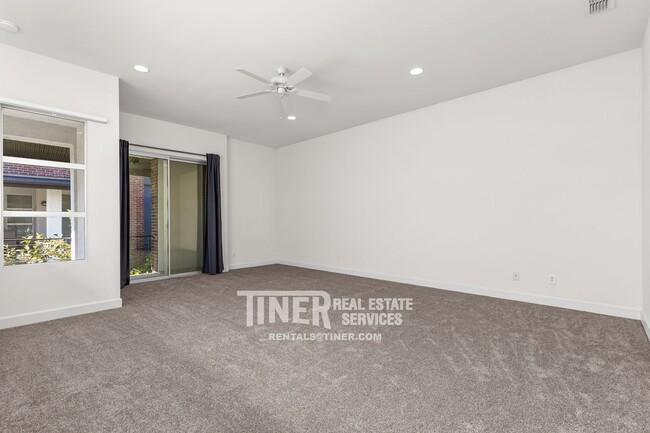 Building Photo - Industrial Loft in Fabulous Downtown Neigh...