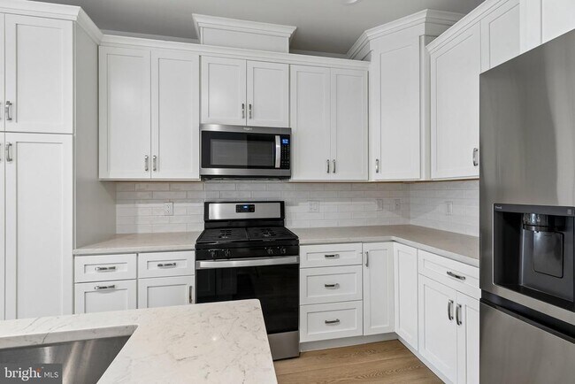 Building Photo - 2160 Northbank Pl