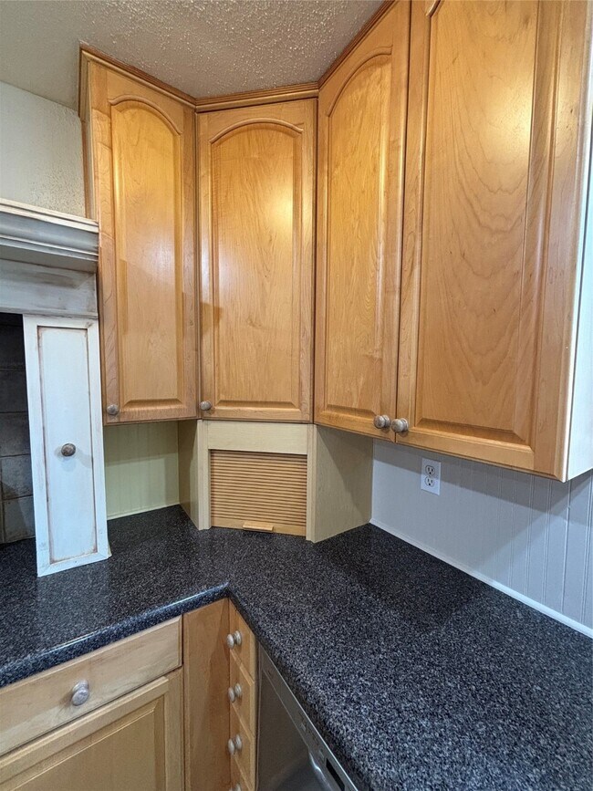 Building Photo - 14515 Wunderlich Dr