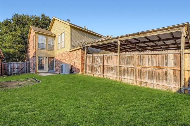 Building Photo - First month free in Lewisville