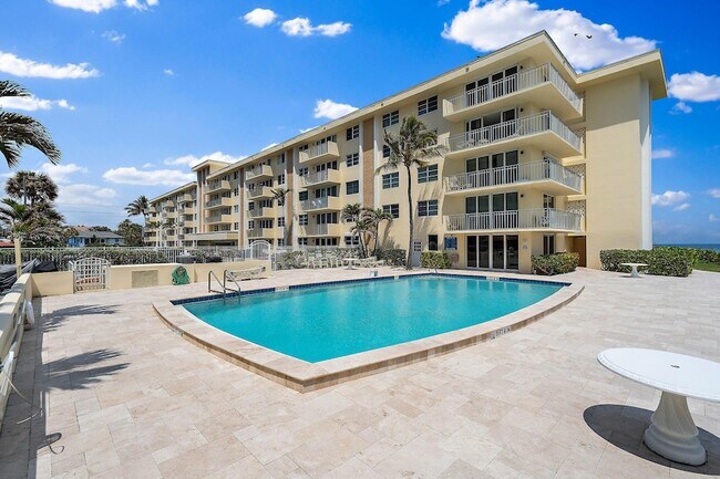 Building Photo - 630 Ocean Dr