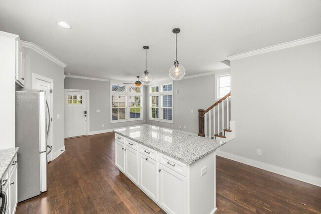 Building Photo - 505A Moore Ave