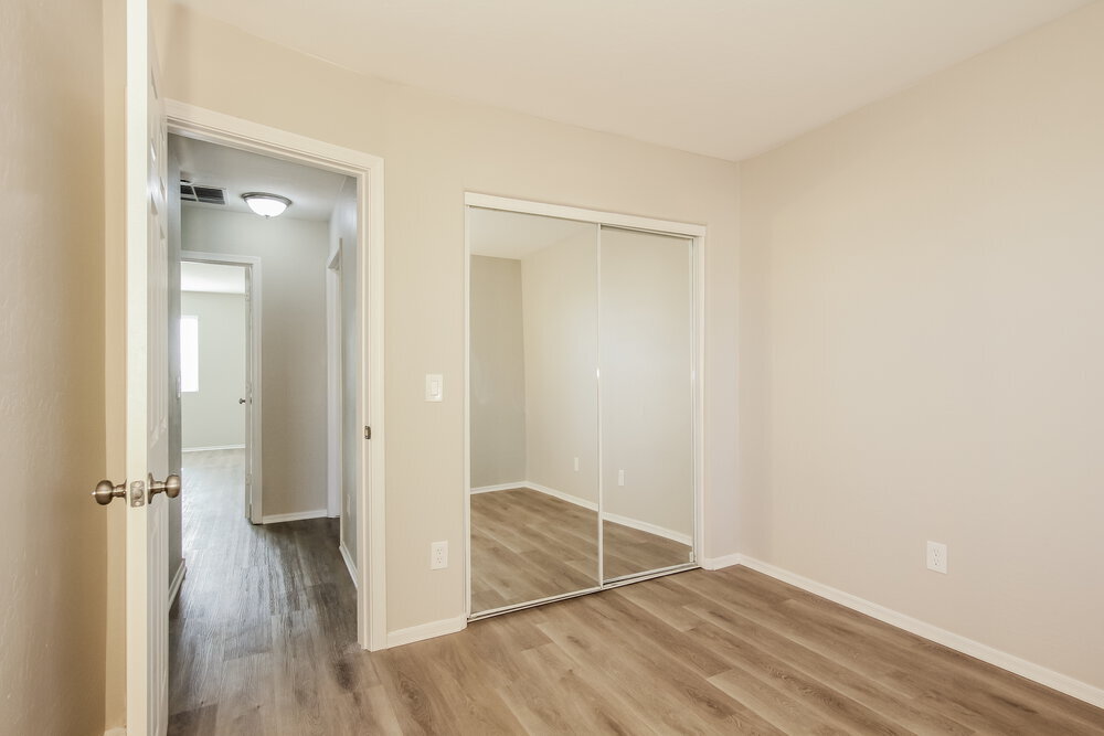 Building Photo - 2652 S 89th Dr