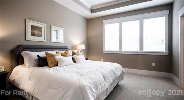 Building Photo - 1310 Iris Dr