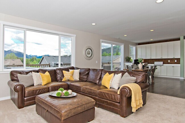 Building Photo - 4Bd/3Ba Snoqualmie House