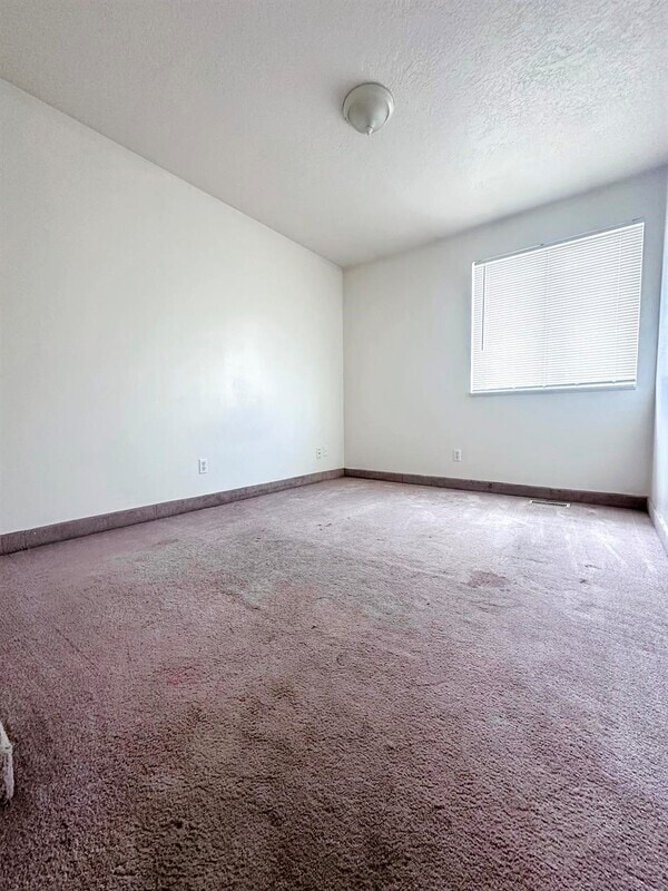 Building Photo - 1675 W 100 N