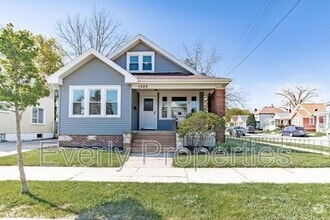 Building Photo - 1025 Yout St