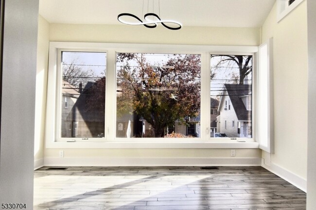 Building Photo - 332 Undercliff Ave
