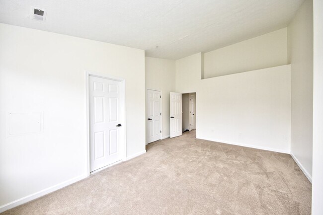 Building Photo - Modern Comfort Meets Everyday Convenience in this Stunning Forest Hill Townhome with 3 Beds & 3.5...