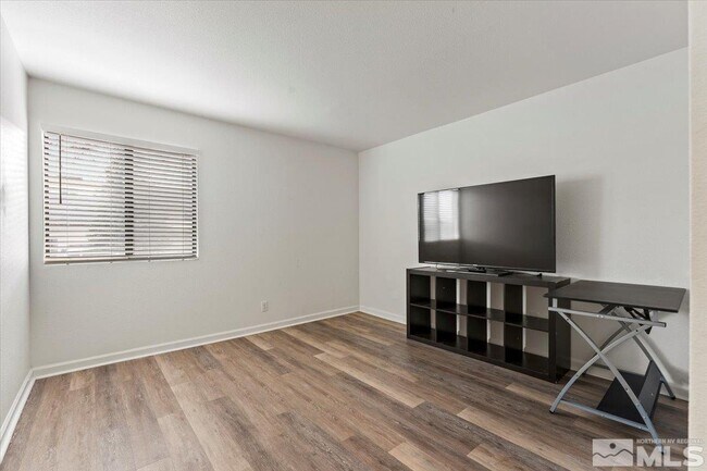 Building Photo - 2700 Plumas St