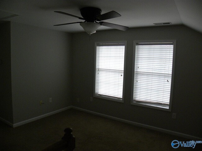 Building Photo - 102 Sunset Cir