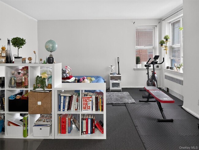 Building Photo - 105-24 63rd Dr