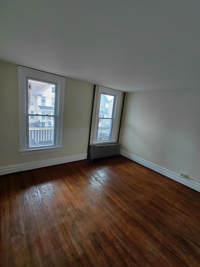 Building Photo - 163 Washington St