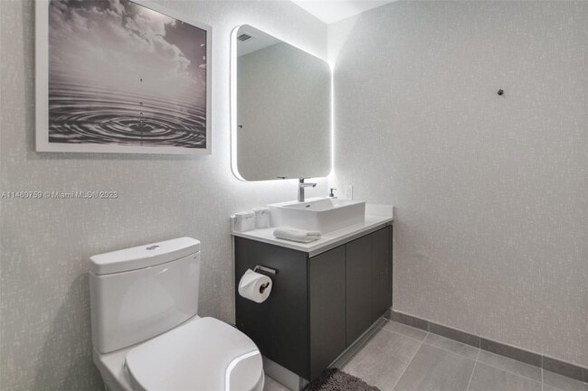 Building Photo - 227 NE 2nd St