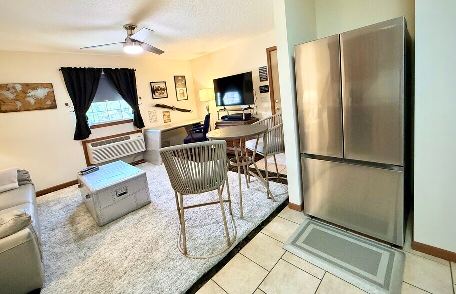 Aviator Suite / Stainless Appliances - Sanibel Executive Suites
