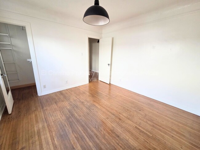 Building Photo - 2068 San Francisco Ave