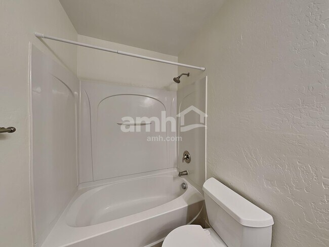 Building Photo - 10124 E Isleta Ave