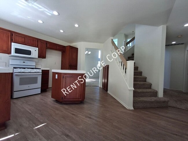 Building Photo - 30420 Yosemite Dr