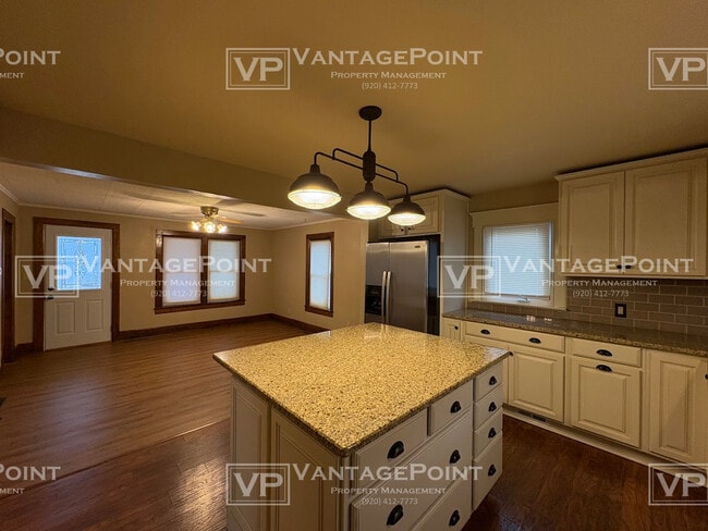 Building Photo - 264 Modoc St