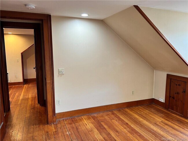 Building Photo - 227 Danbury Rd