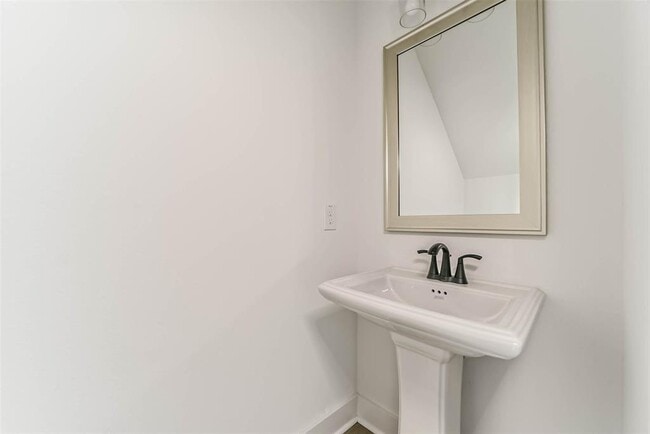 Building Photo - 1218 Sloane Manor Trace