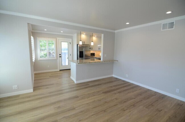 Building Photo - 126 22nd Ave