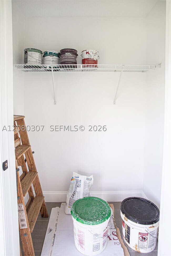 Building Photo - 9431 Boca Cove Cir
