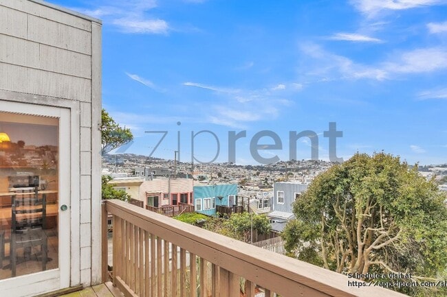 Building Photo - 280 Prague St