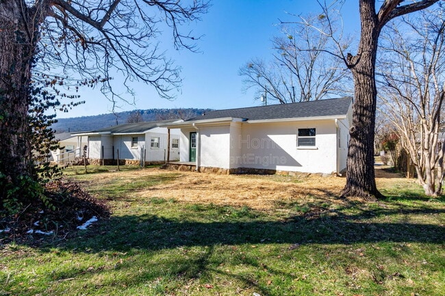 Building Photo - 3312 Tarlton Ave