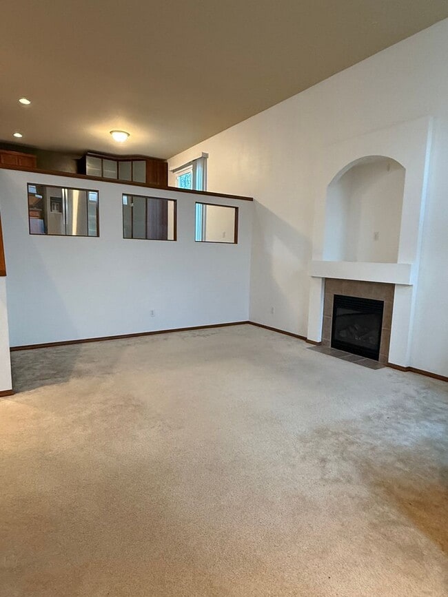 Building Photo - 15717 26th Ave W