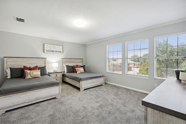 Building Photo - 2380 Somerset Dr