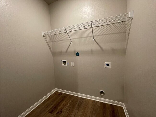 Building Photo - 508 Republic Dr