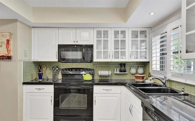 Building Photo - 6060 S Falls Cir Dr