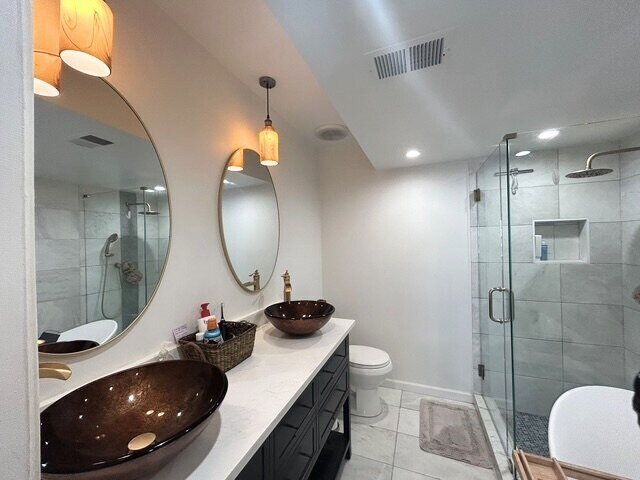 Building Photo - 6851 Roswell Rd