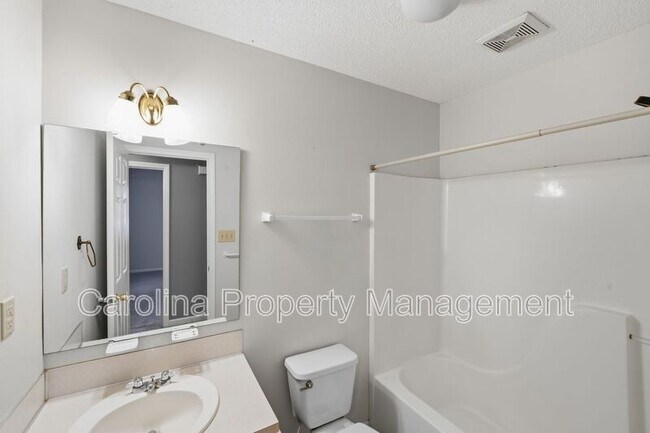 Building Photo - 1607 McFarland Dr