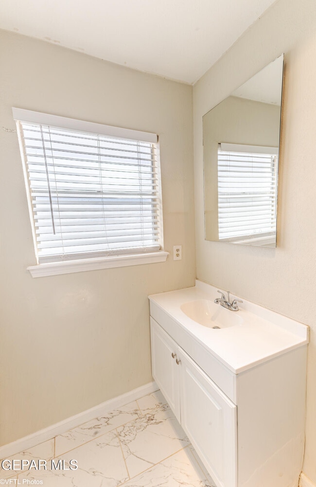 Building Photo - 7304 Gran Vida Dr