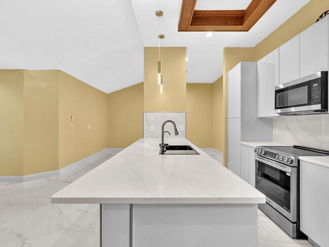 Building Photo - 12549 Woodmill Dr