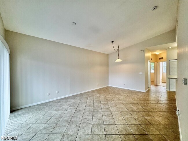 Building Photo - 4128 Bellasol Cir