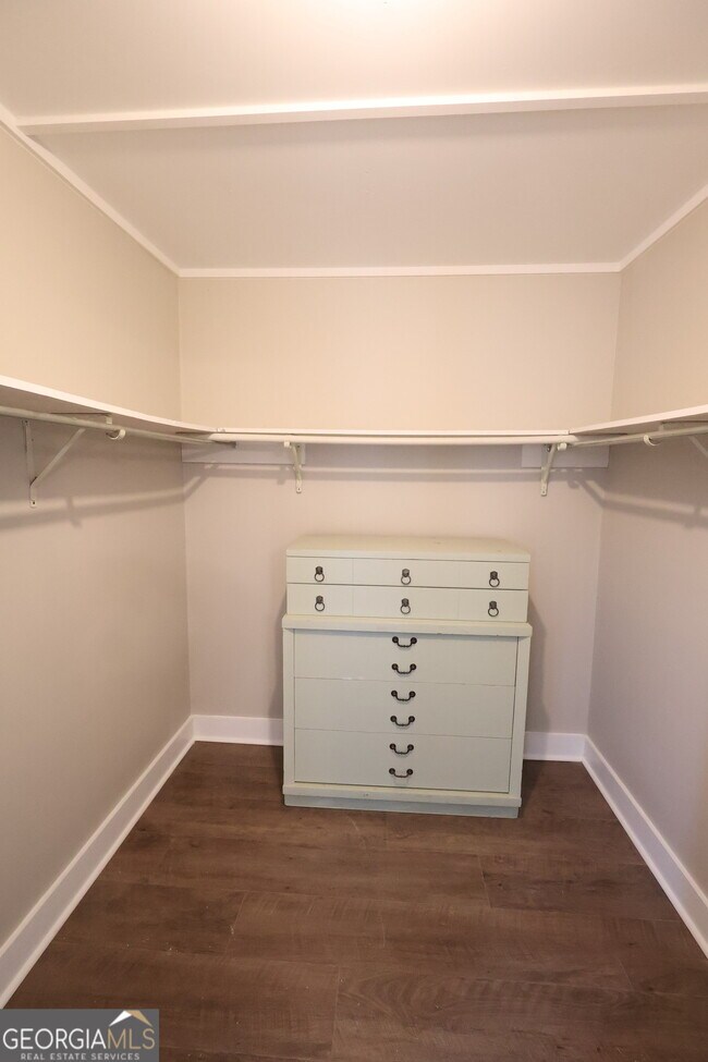 Building Photo - 1985 Briarcliff Rd