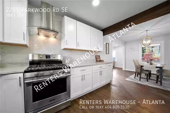 Building Photo - Gorgeous RENOVATION! 3 Bedroom in Heart of...