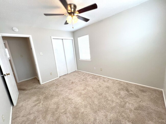 Building Photo - Move In Special 1/2 off 1st month rent ** ...