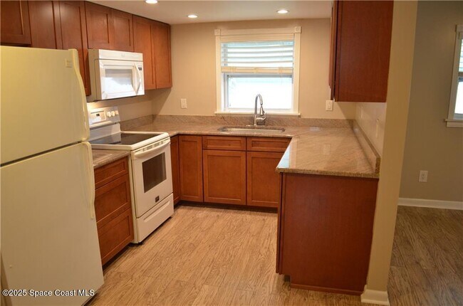 Building Photo - 1815 37th Ave