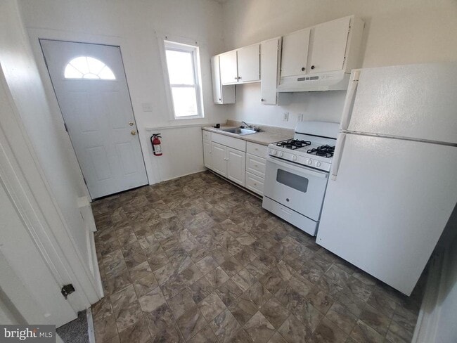 Building Photo - 41 Carpenter St