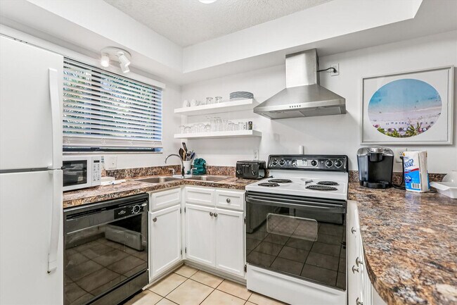 Building Photo - 130 Ocean Hibiscus Dr